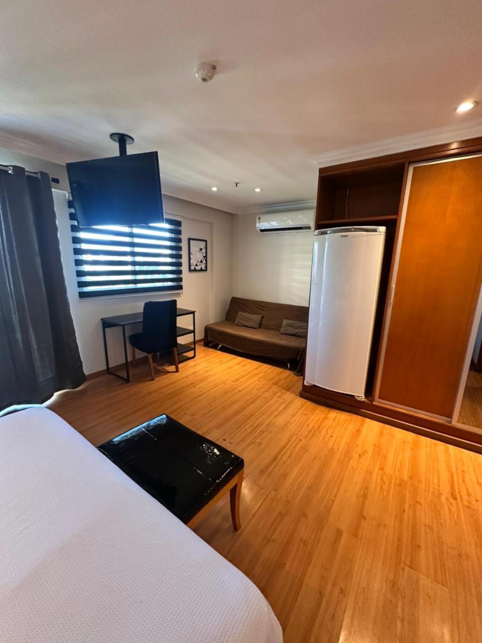 Apartment Barra Da Tijuca - 508 - De Frente Maravilhosa Piscina - Estacionamento Gratuito - Academia Comphania Atletica - Balsa Gratis - Microondas - Geladeira Grande - Recepcao 24horas - Wi-fi - Com Pia *